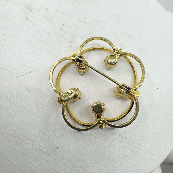 Hobe Vintage Dainty Flower Brooch With Pearls Dimensional  Spring Minimalist - Picture 5 of 9